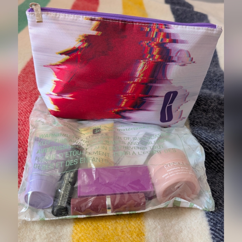 CLINIQUE Sealed Makeup Bag And Skincare